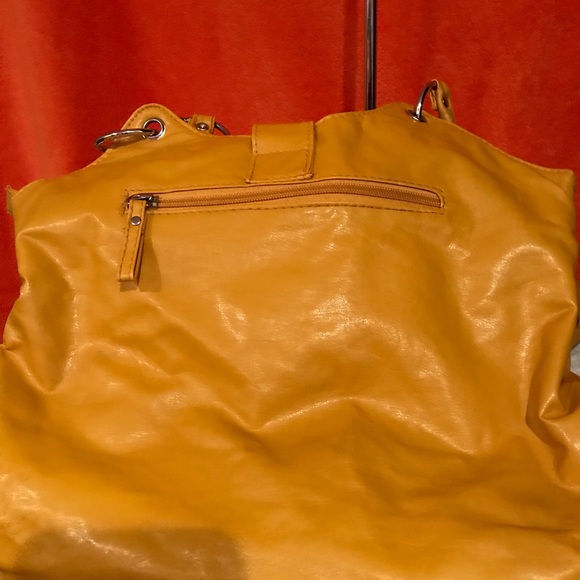 Mustard heel sandal with matching mustard purse. - Picture 3 of 4